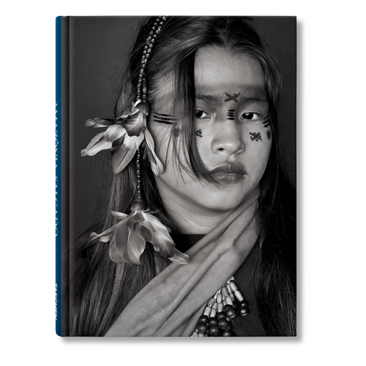 Sebastião Salgado. Amazônia. Notebook ‘Ashaninka Girl’