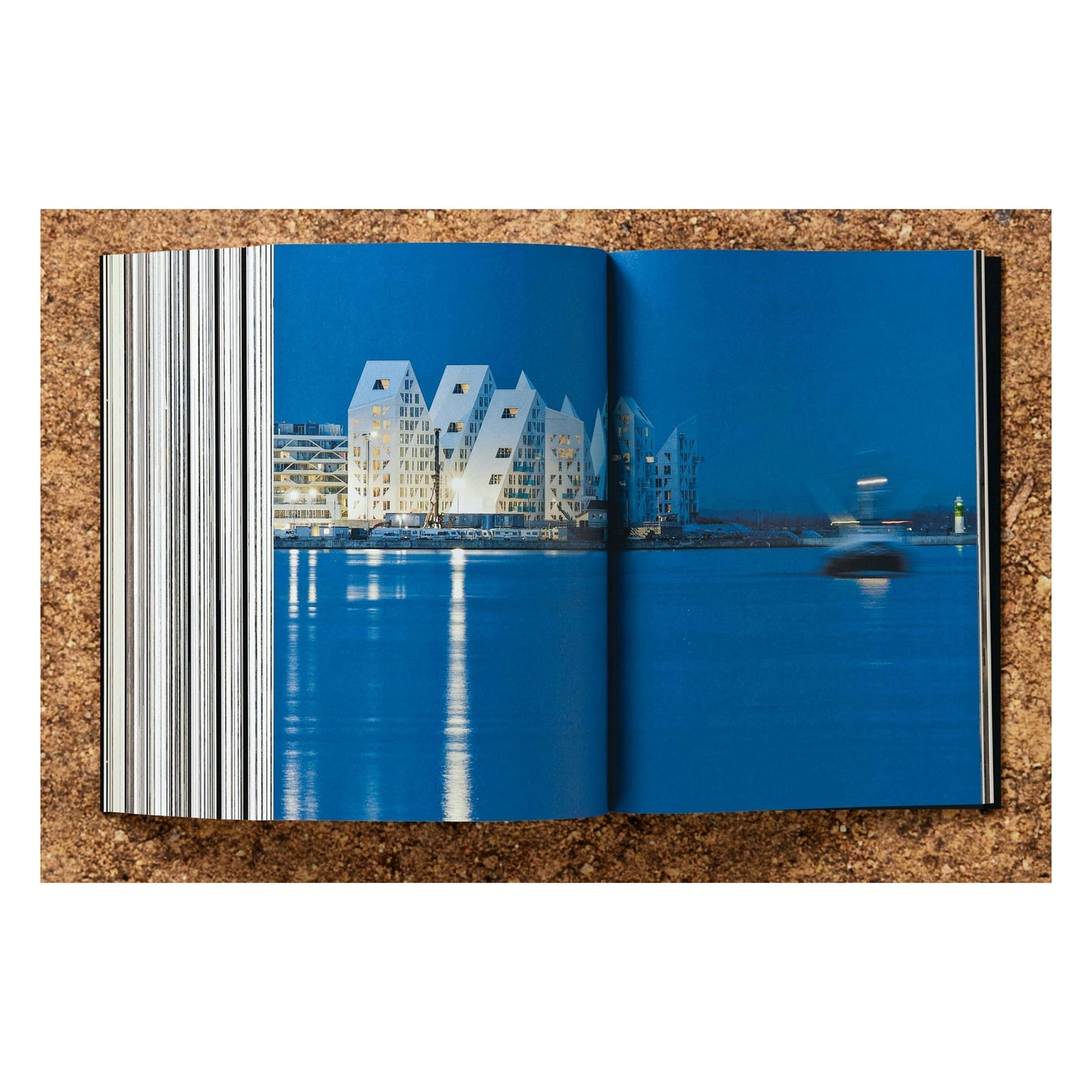 Bjarne Mastenbroek. Dig it! Building Bound to the Ground (English)