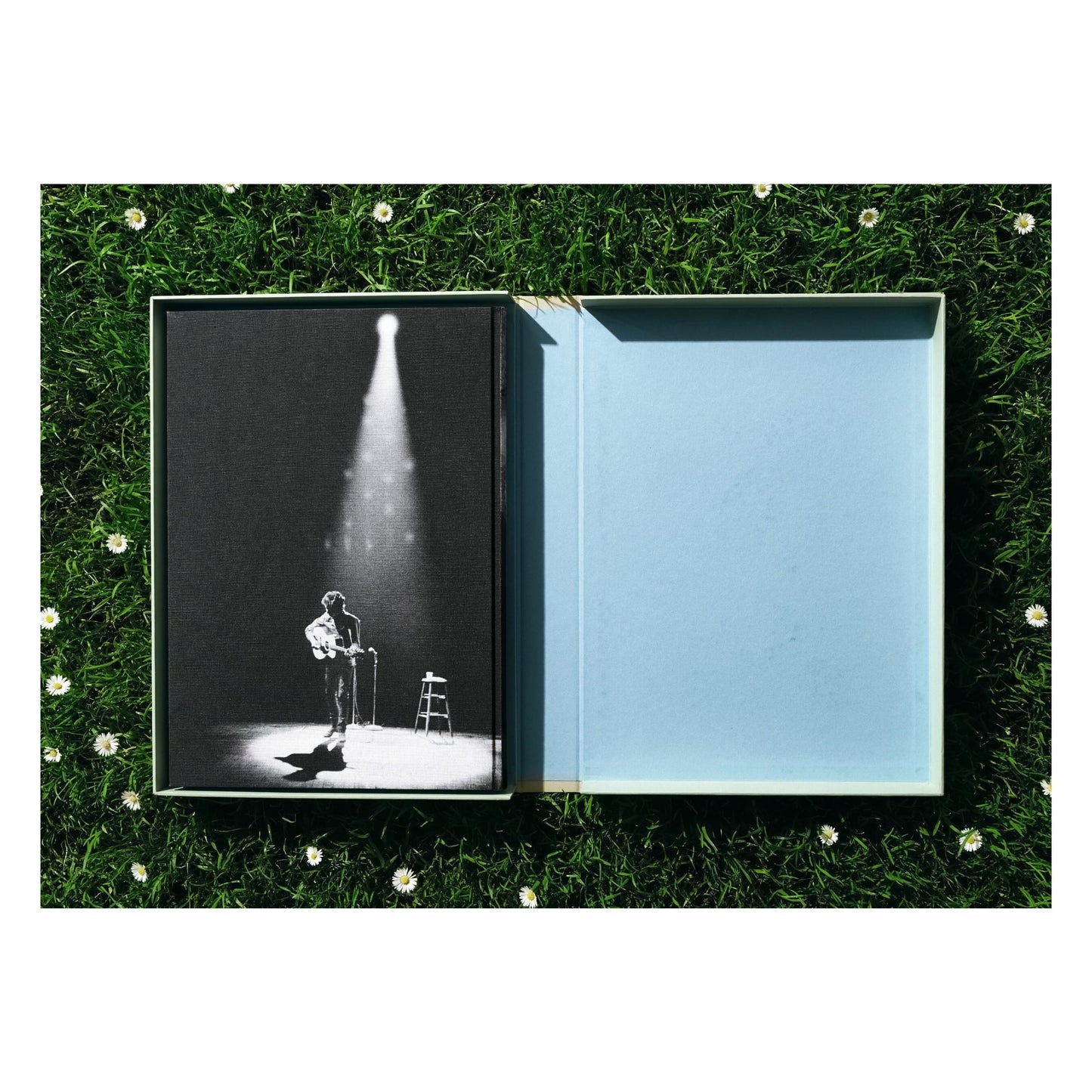 Daniel Kramer. Bob Dylan. Art Edition No. 1–100 ‘Bob Dylan with Dark Glasses, NYC’ (German, French, English)