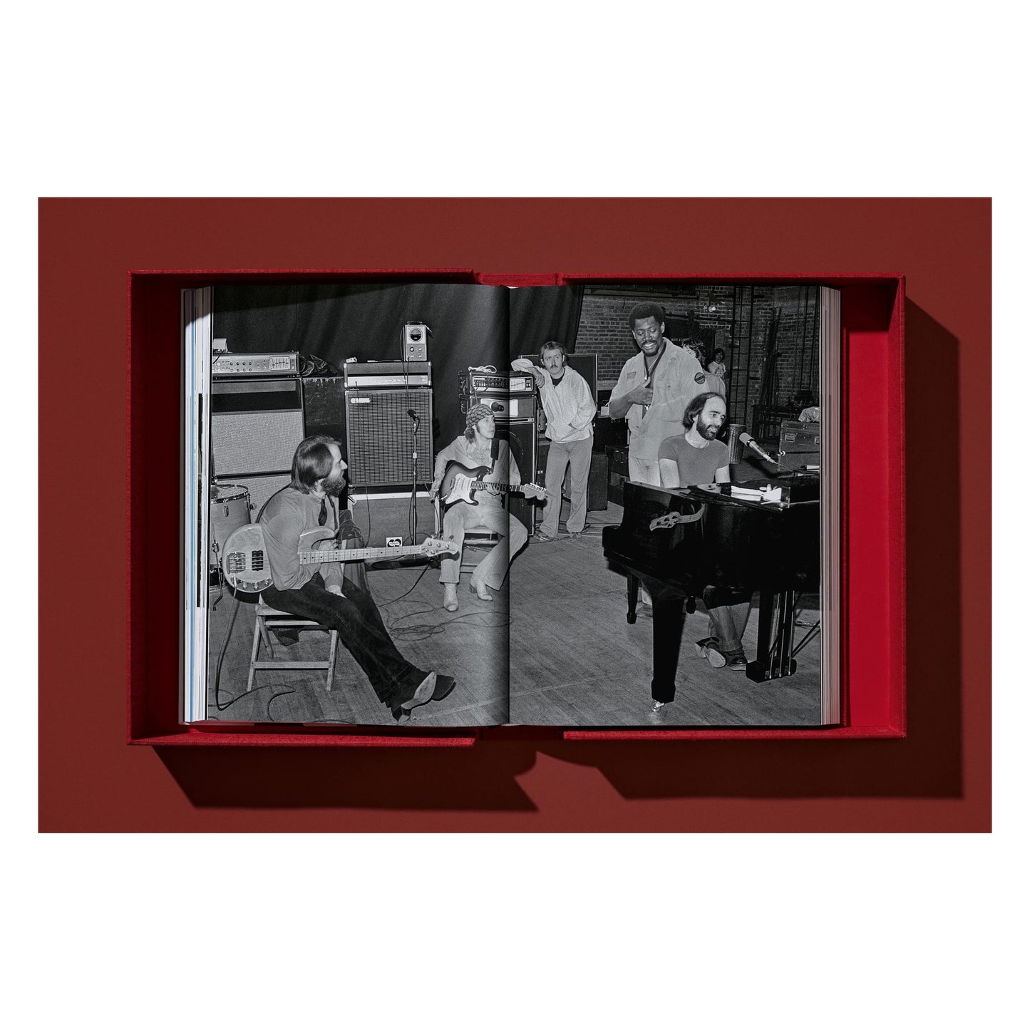 Lynn Goldsmith. Bruce Springsteen & The E Street Band. Art Edition No. 101–200 ‘Bruce with Mic Stand, 1978’ (German, French, English)