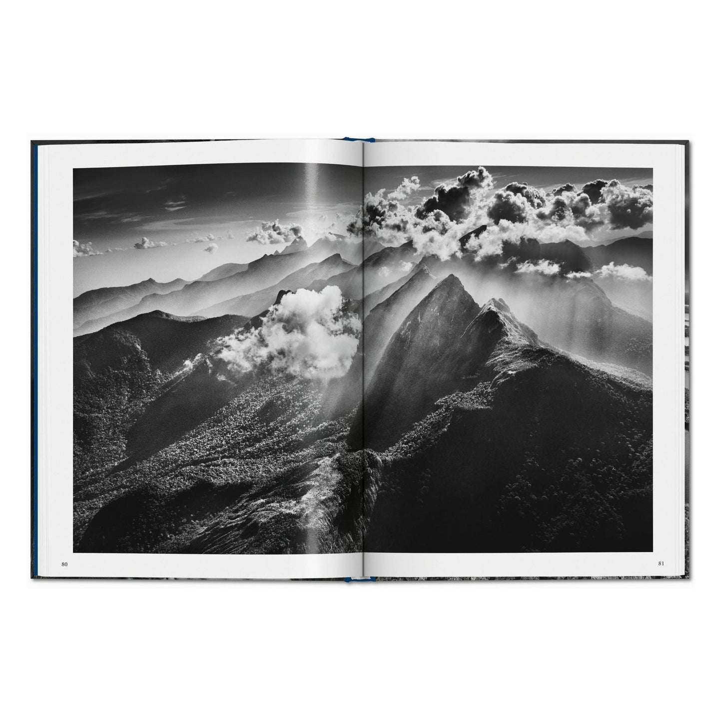 Sebastião Salgado. Amazônia (Italian)