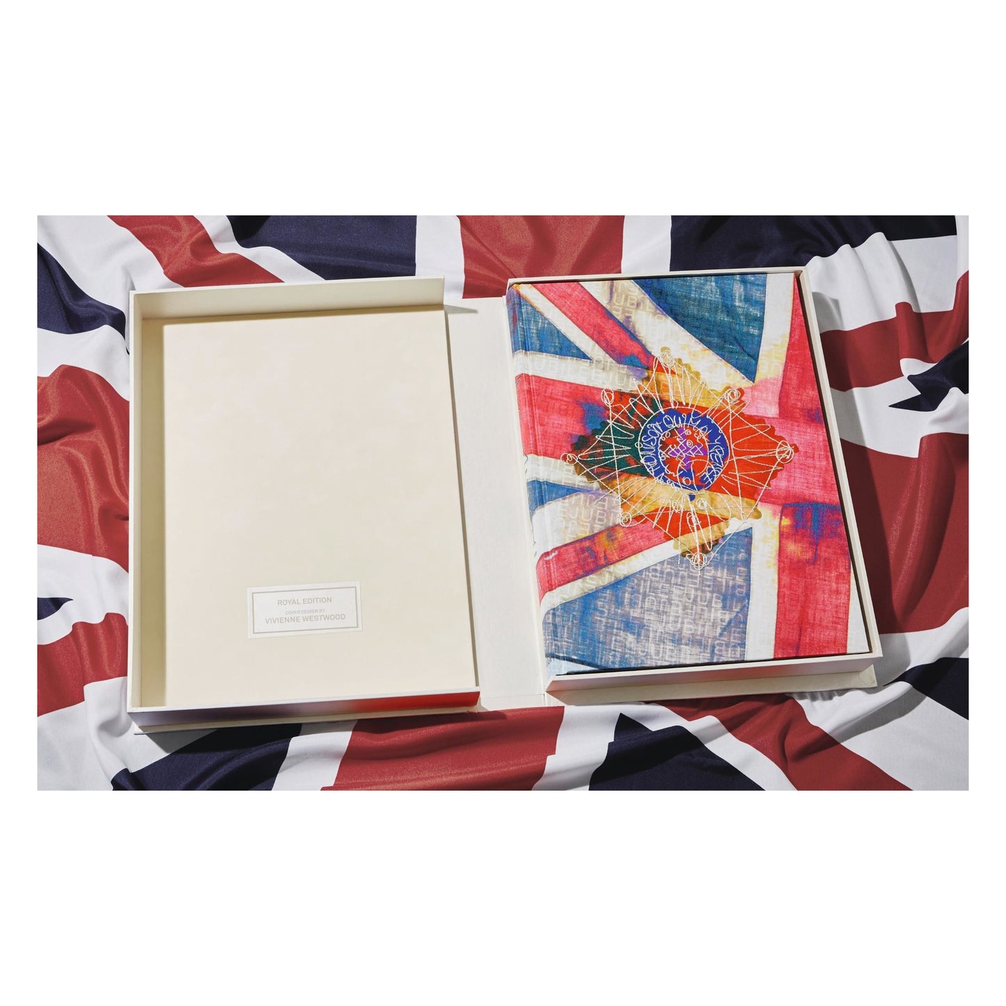Her Majesty. Vivienne Westwood Edition No. 501–1,000. Harry Benson ‘Royal Greeting’ (German, French, English) (SA)
