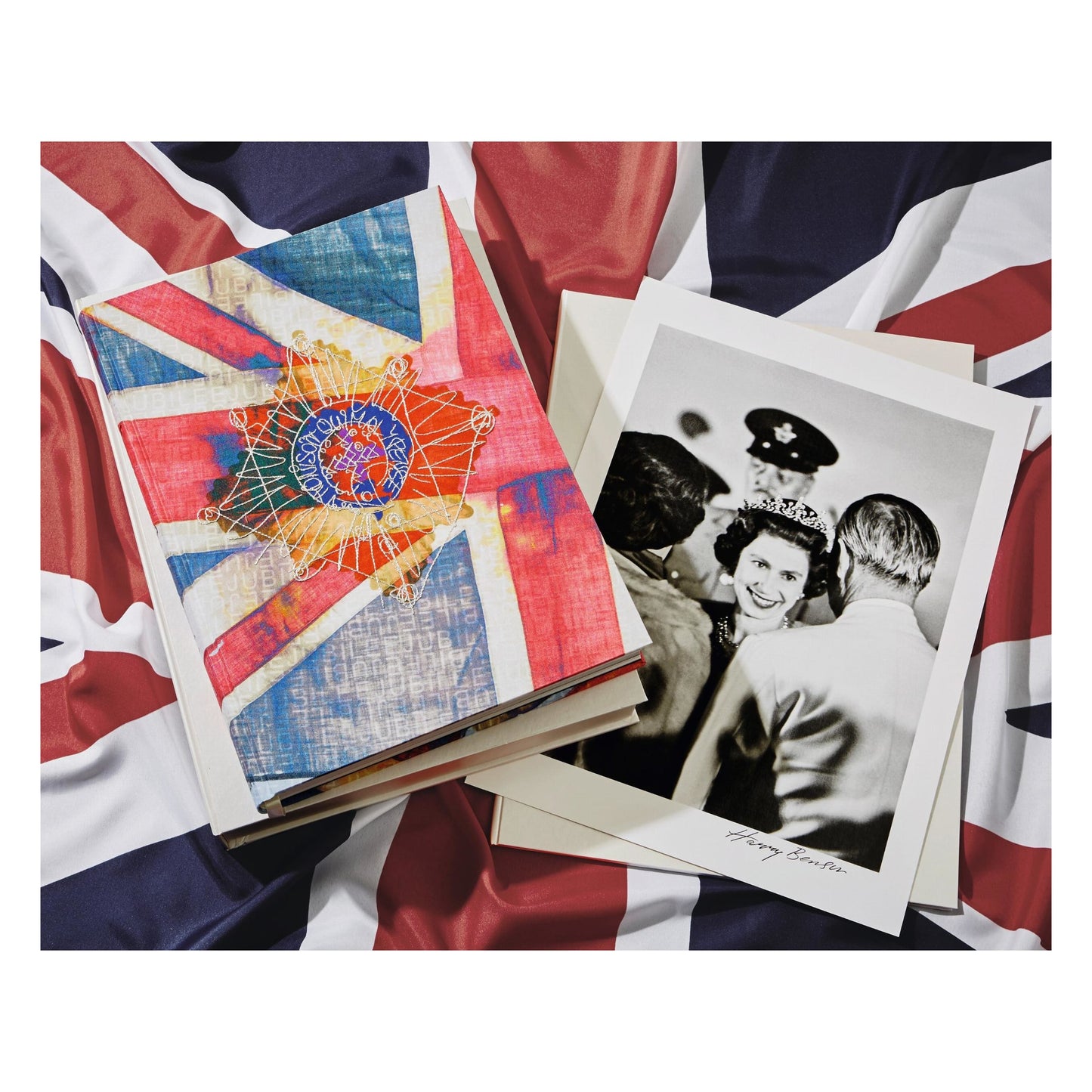Her Majesty. Vivienne Westwood Edition No. 1–500. Harry Benson ‘Royal Greeting’ (German, French, English) (SA)