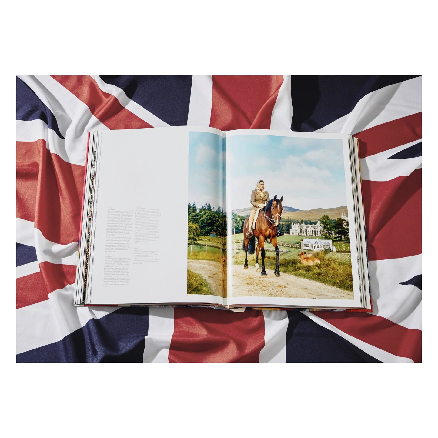 Her Majesty. Vivienne Westwood Edition No. 1–500. Harry Benson ‘Royal Greeting’ (German, French, English)