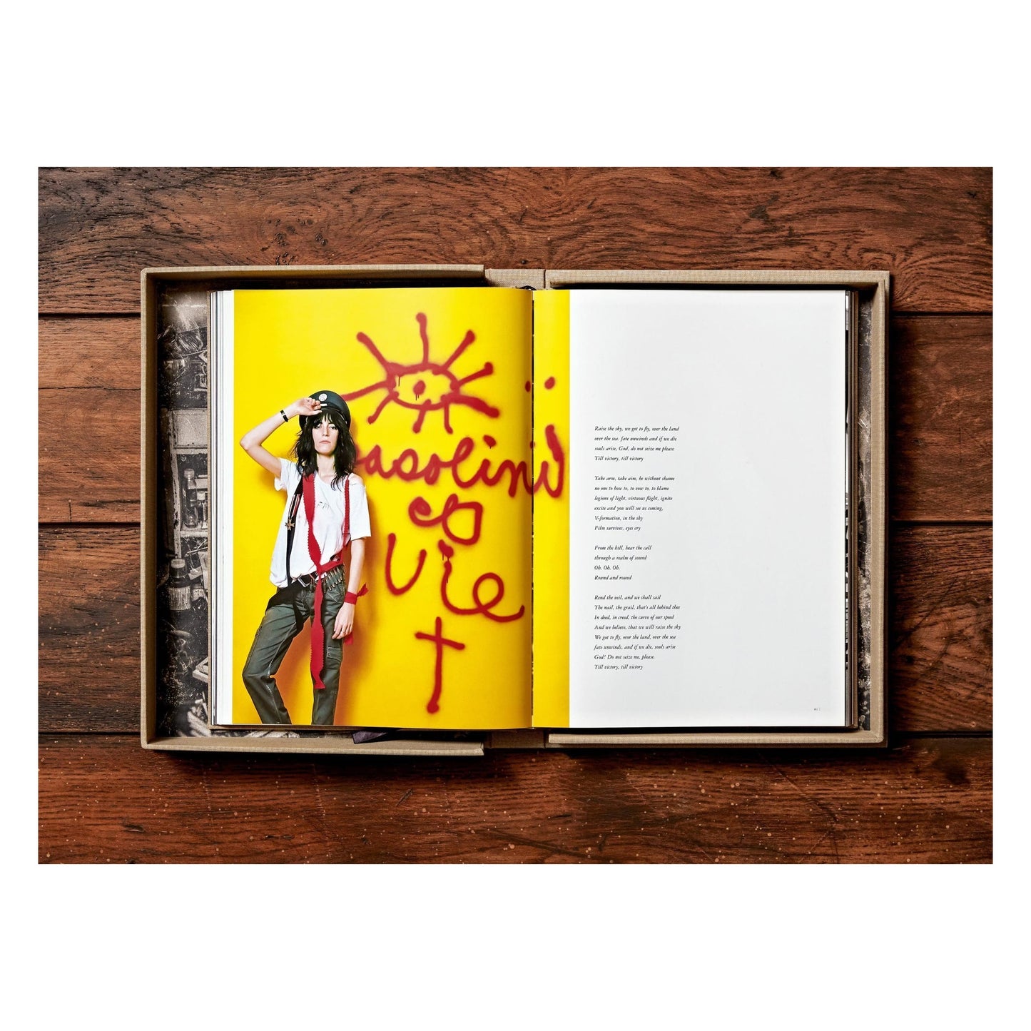Lynn Goldsmith. Patti Smith. Before Easter After. Art Edition No. 101–200, ‘NYC, 1976’ (English) (AP)