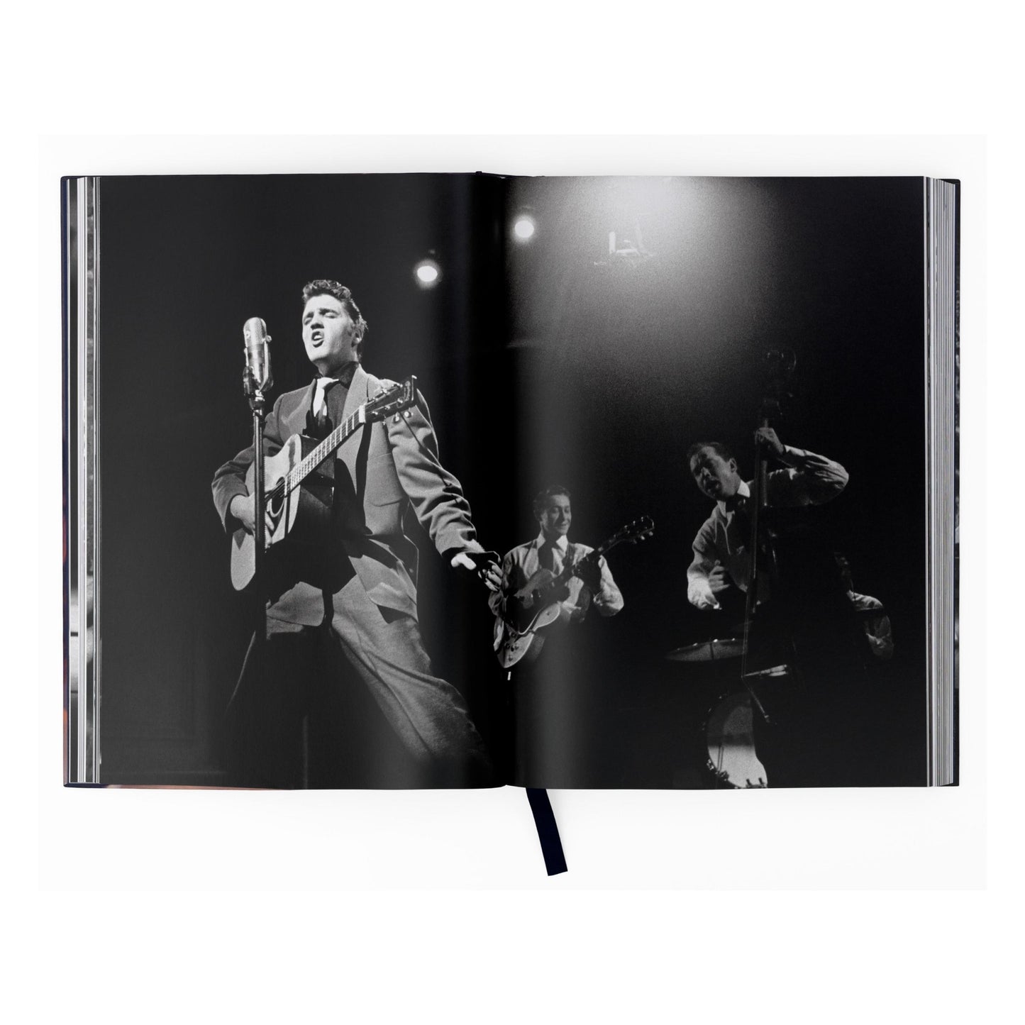 Alfred Wertheimer. Elvis, Art Edition No. 126–250 ‘The Kiss’ (German, French, English)