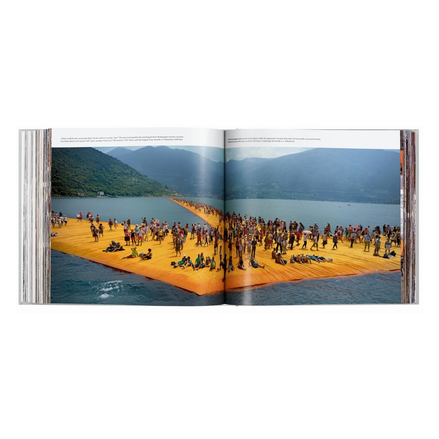 Christo and Jeanne-Claude. The Floating Piers (English, Italian) (SA)