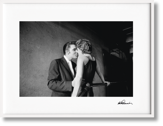 Alfred Wertheimer. Elvis, Art Edition No. 126–250 ‘The Kiss’ (German, French, English) (AP)