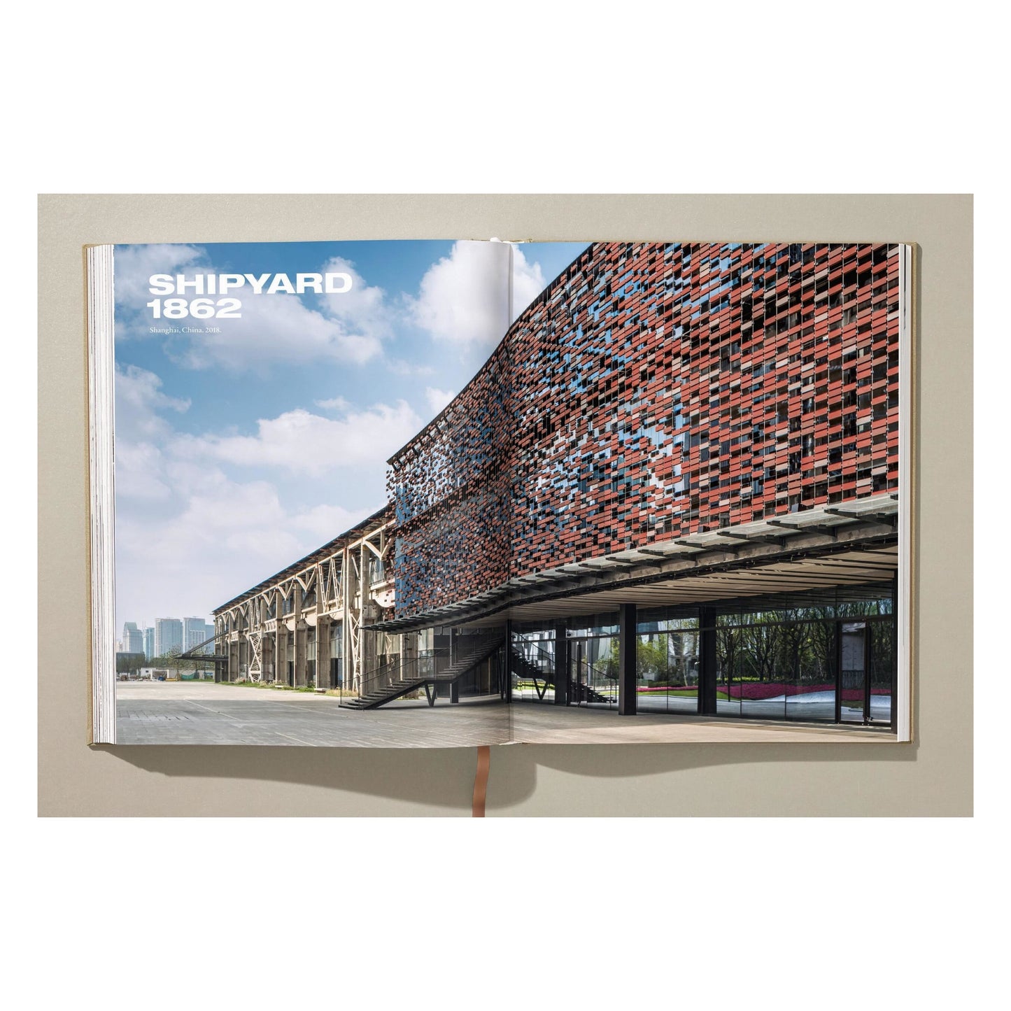 Kuma. Complete Works 1988–Today. Art Edition ‘Yusuhara Community Market, Japan’ (German, French, English)