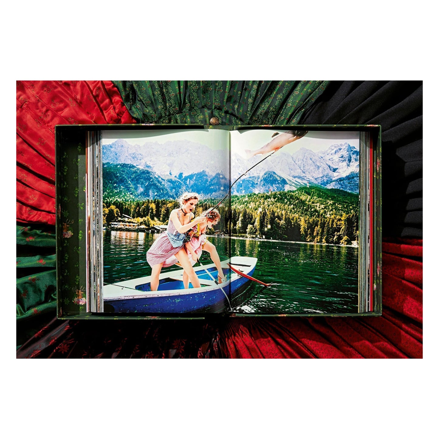 Ellen von Unwerth. Heimat (German, French, English) (AP)