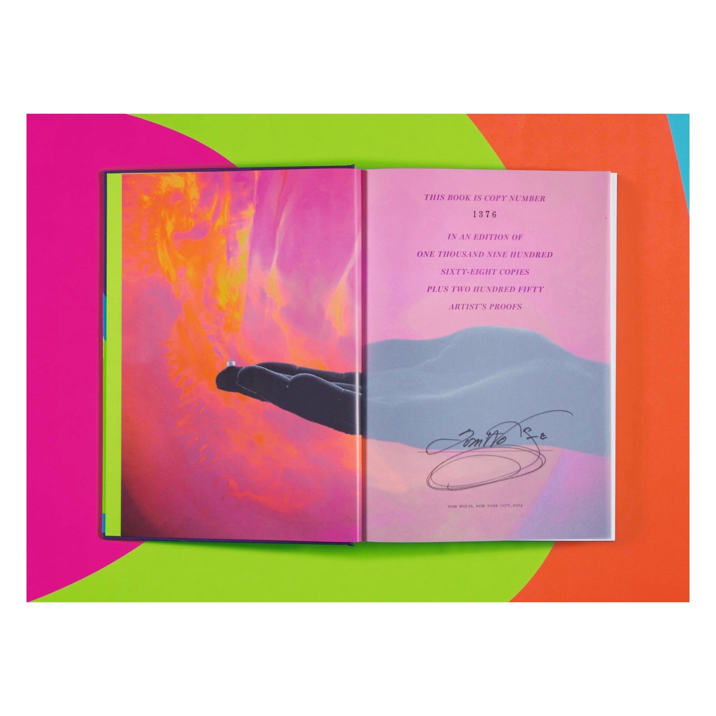 Tom Wolfe. The Electric Kool-Aid Acid Test. Photographs by Lawrence Schiller & Ted Streshinsky (English)