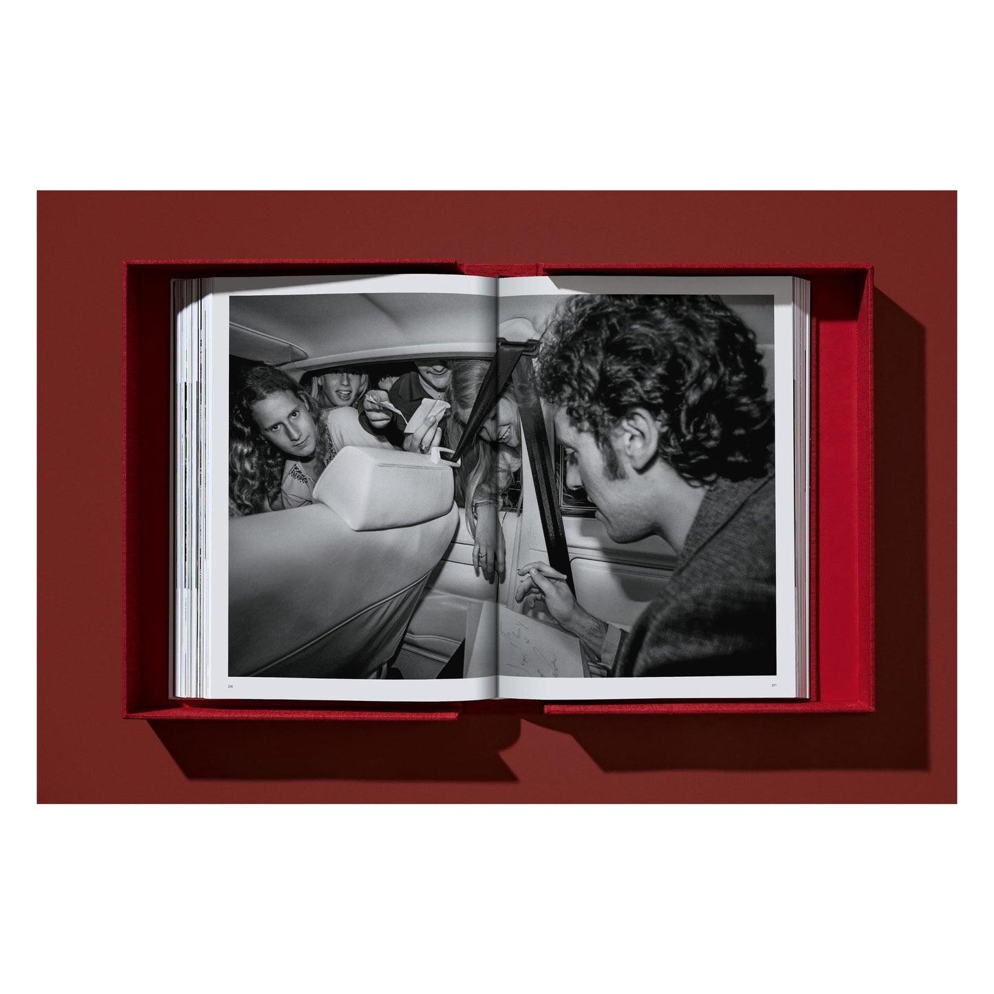 Lynn Goldsmith. Bruce Springsteen & The E Street Band. Art Edition No. 101–200 ‘Bruce with Mic Stand, 1978’ (German, French, English)