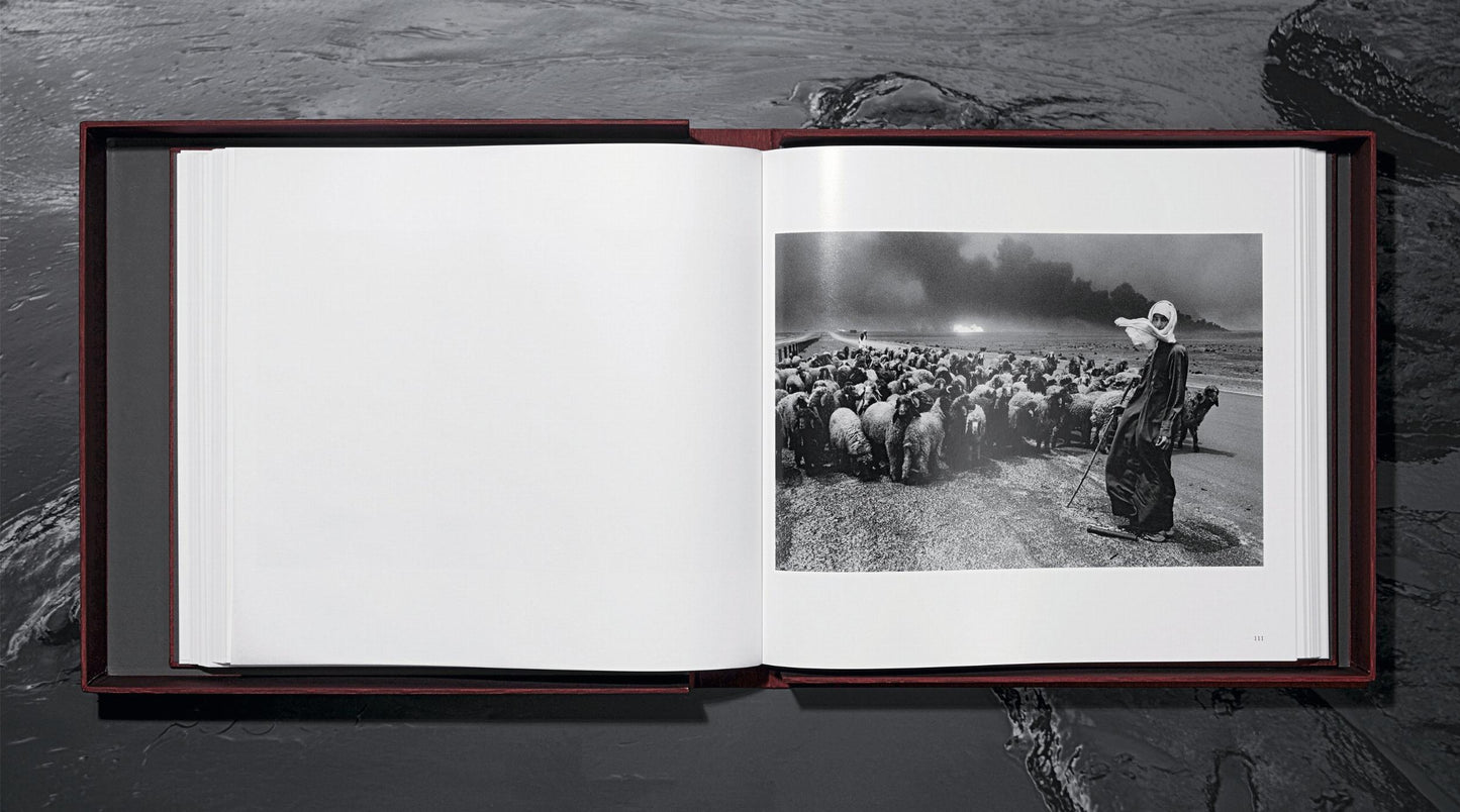 Sebastião Salgado. Kuwait. A Desert on Fire, Art Edition (English)