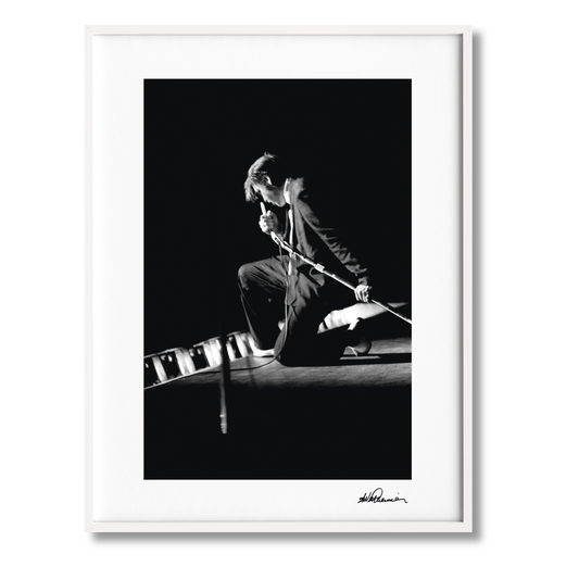 Alfred Wertheimer. Elvis, Art Edition No. 1–125 ‘Kneeling at the Mosque’ (German, French, English)