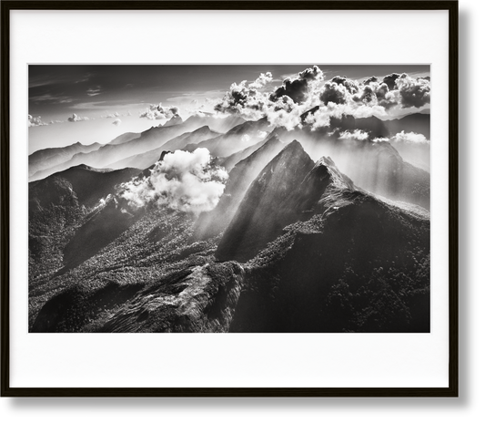 Sebastião Salgado. Amazônia, Art Edition No. 201–300 ‘Marauiá Mountain Range’ (English)