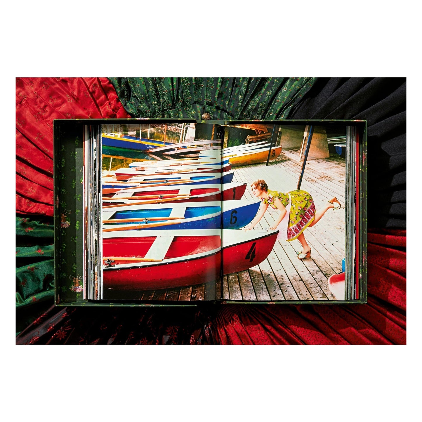 Ellen von Unwerth. Heimat, Art Edition No. 201–300 ‘Spy Device’ (German, French, English) (AP)