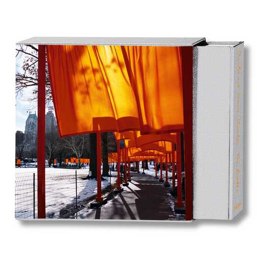 Christo and Jeanne-Claude. The Gates (English) (AP)