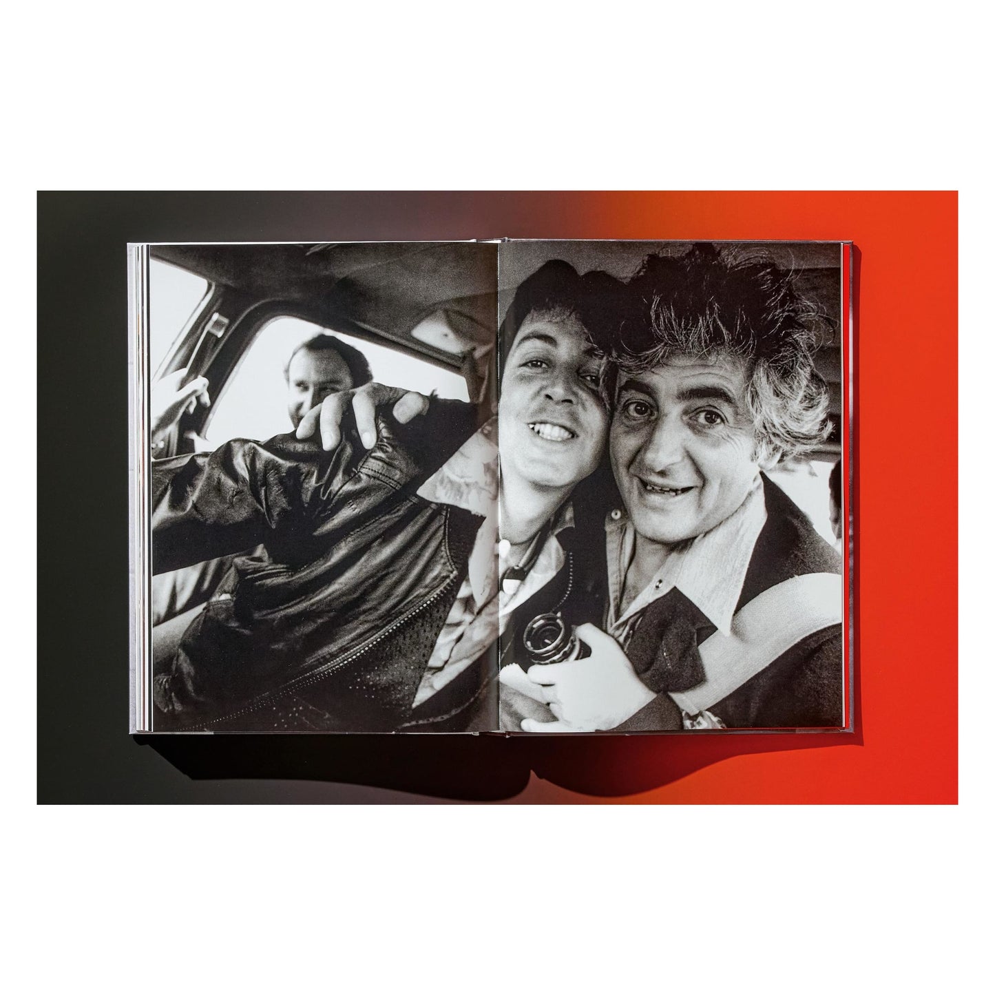 Harry Benson. Paul. Art Edition No. 1–50 ‘A Hard Day’s Night, 1964’ (German, French, English) (SA)