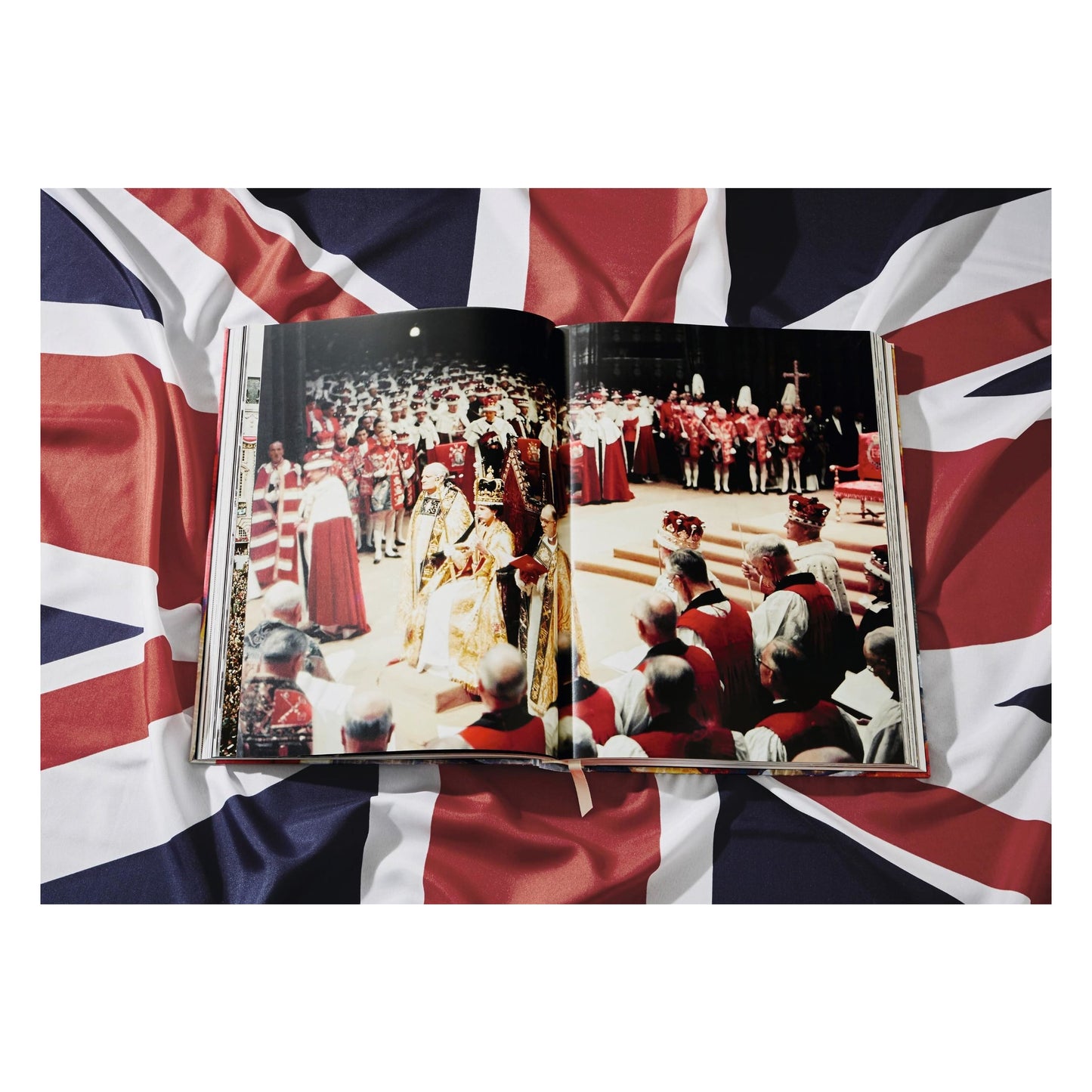 Her Majesty. Vivienne Westwood Edition No. 501–1,000. Harry Benson ‘Royal Departure’ (German, French, English) (AP)