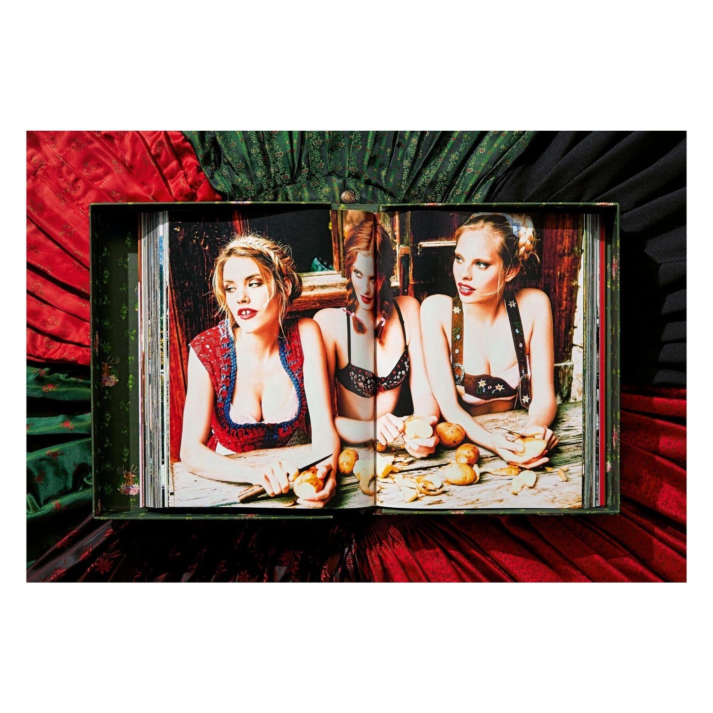 Ellen von Unwerth. Heimat. Art Edition No. 201–300 ‘Spy Device’ (German, French, English)