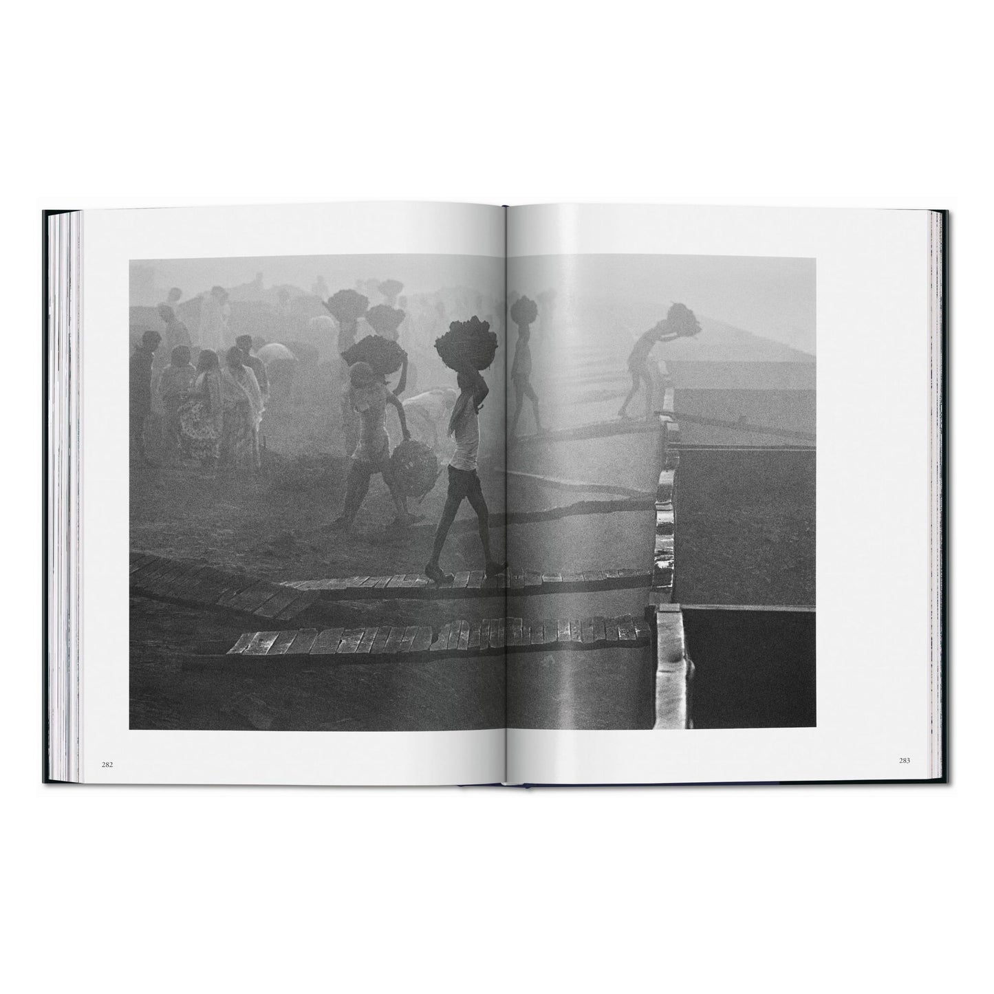 Sebastião Salgado. Arbeiter. Zur Archäologie des Industriezeitalters (German)