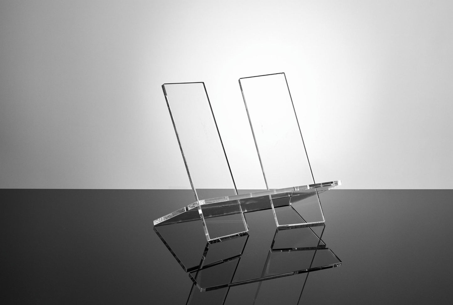 Bookstand. Medium. Clear