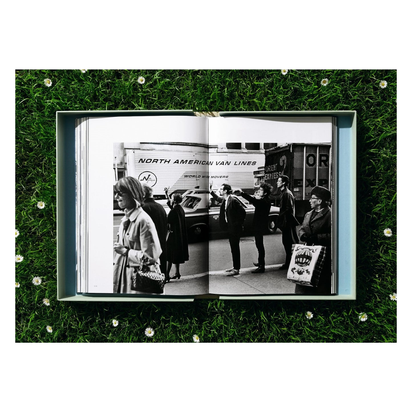 Daniel Kramer. Bob Dylan. Art Edition No. 1–100 ‘Bob Dylan with Dark Glasses, NYC’ (German, French, English)