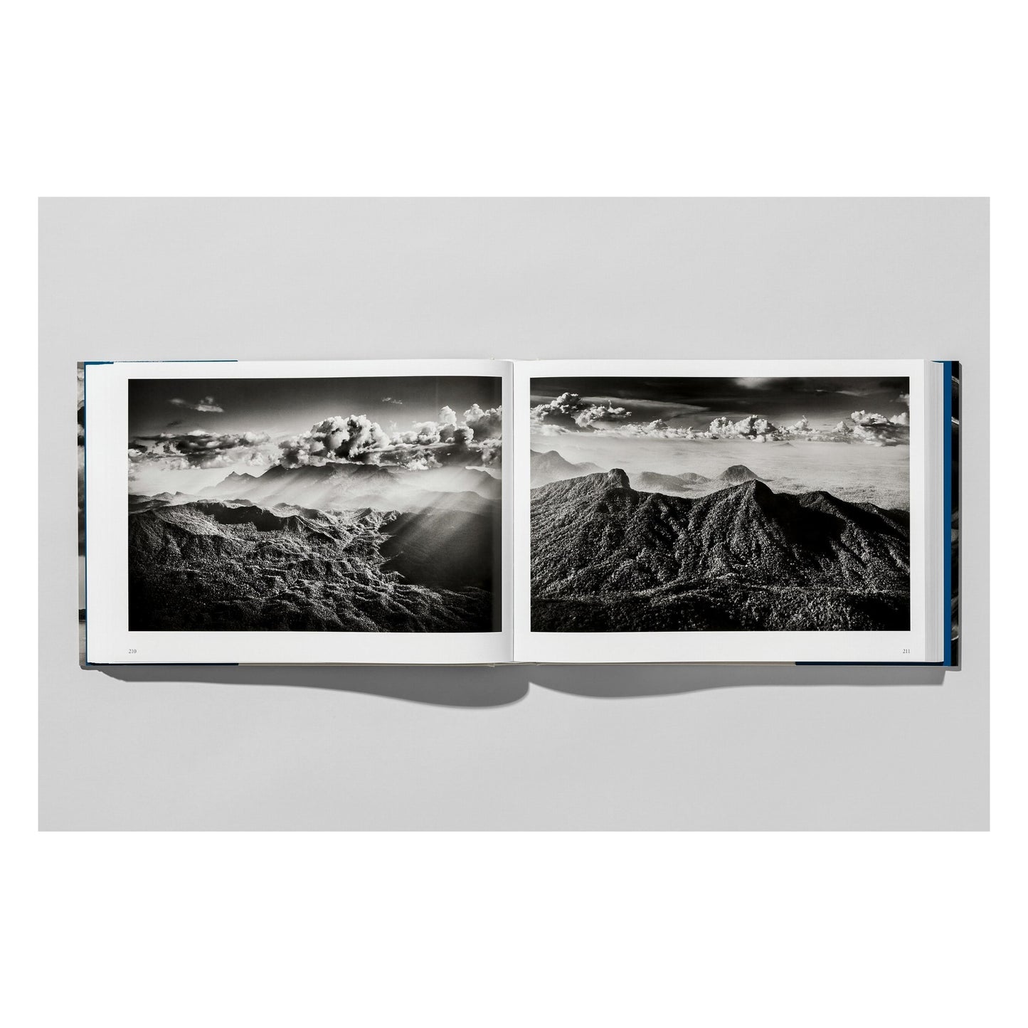 Sebastião Salgado. Amazônia (Portuguese)