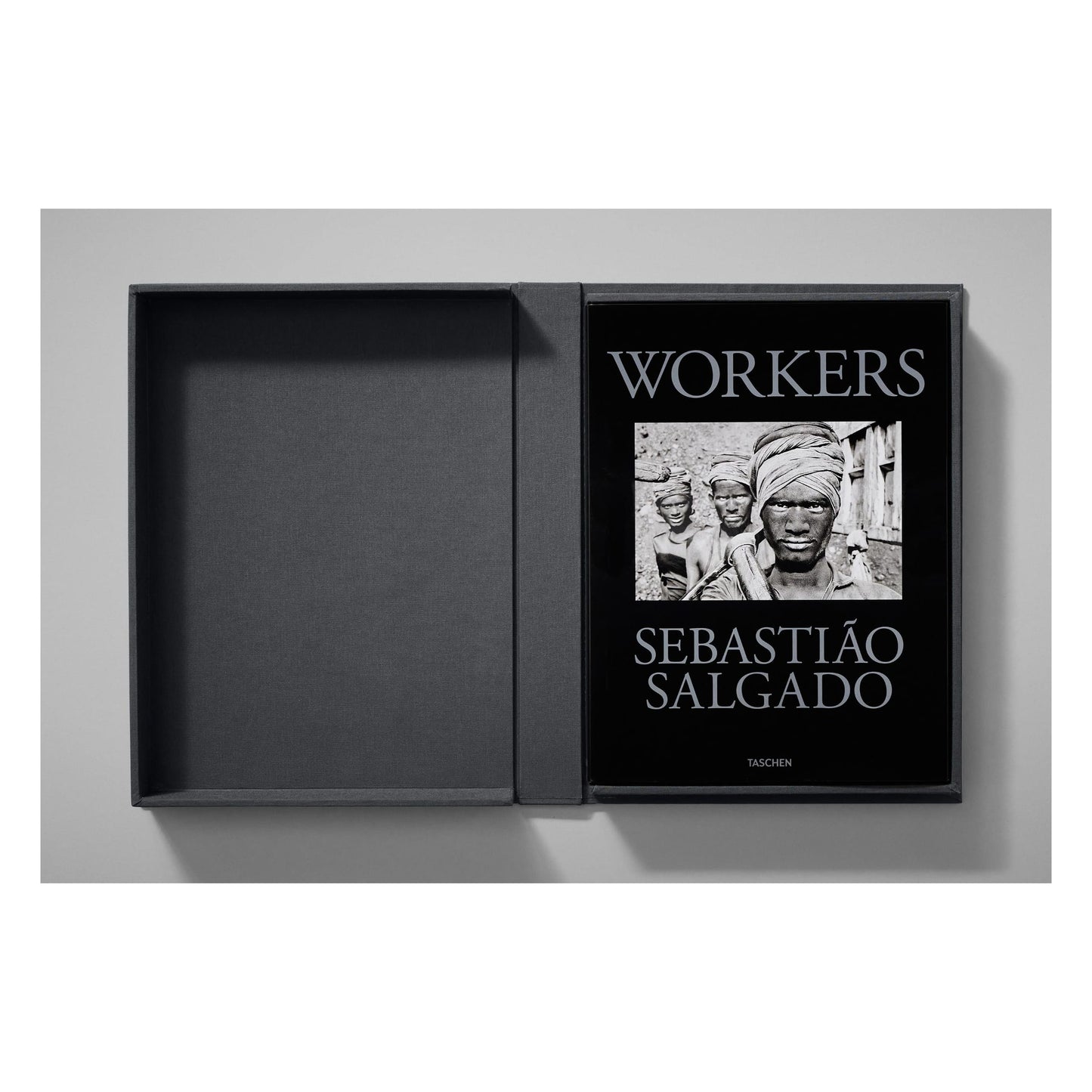 Sebastião Salgado. Workers. Art Edition No. 1–100 ‘Fishermen, Trapani, Italy, 1991’ (English)