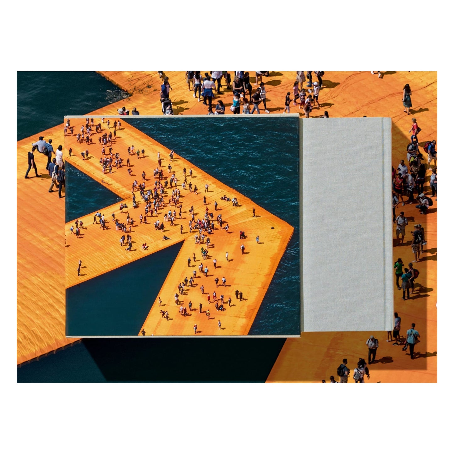 Christo and Jeanne-Claude. The Floating Piers (English, Italian) (AP)