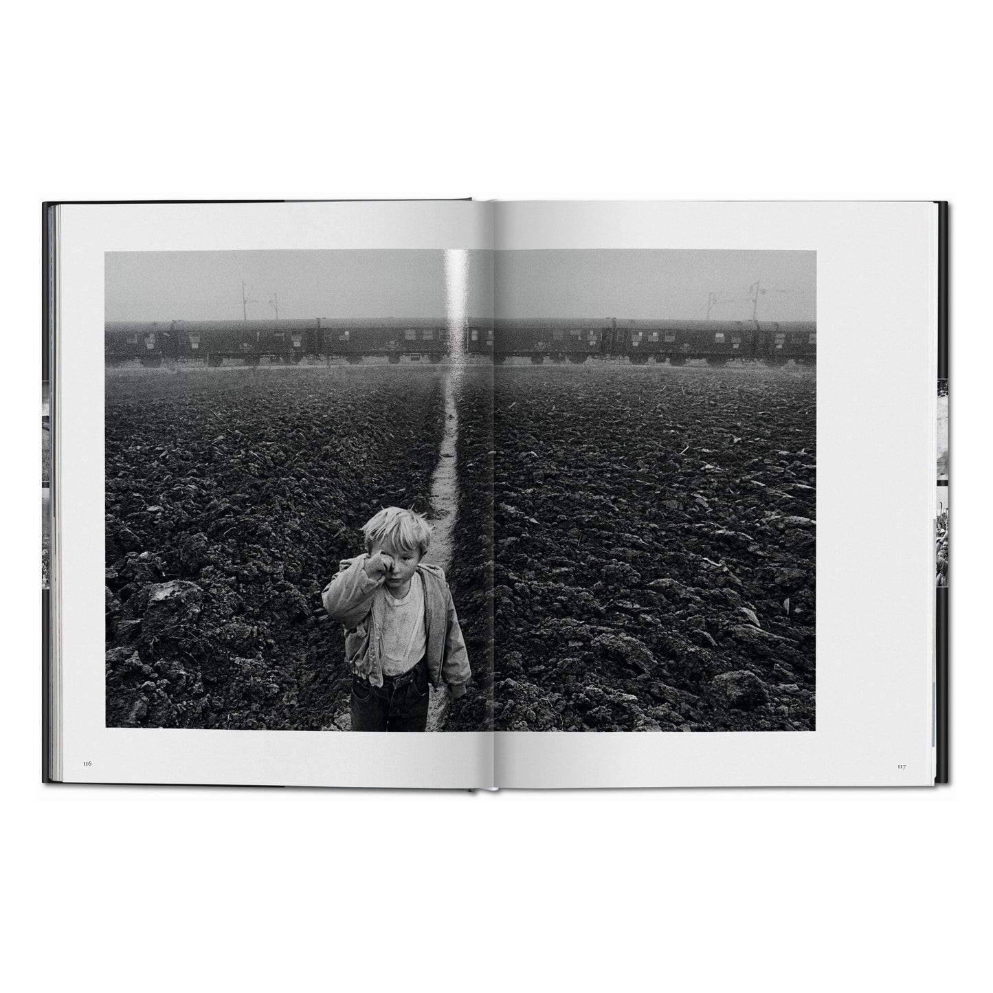 Sebastião Salgado. Exodus (Italian)