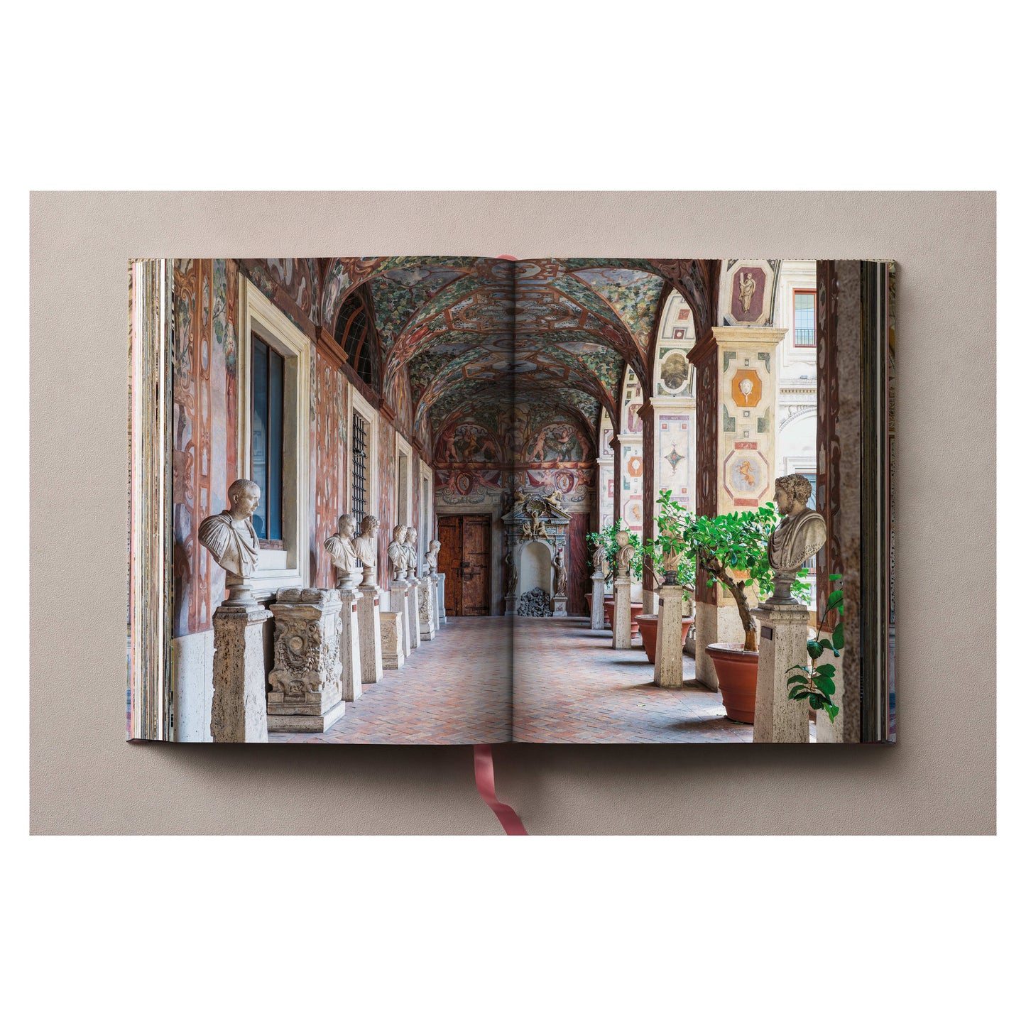 Massimo Listri. Italian Palaces (German, French, English)