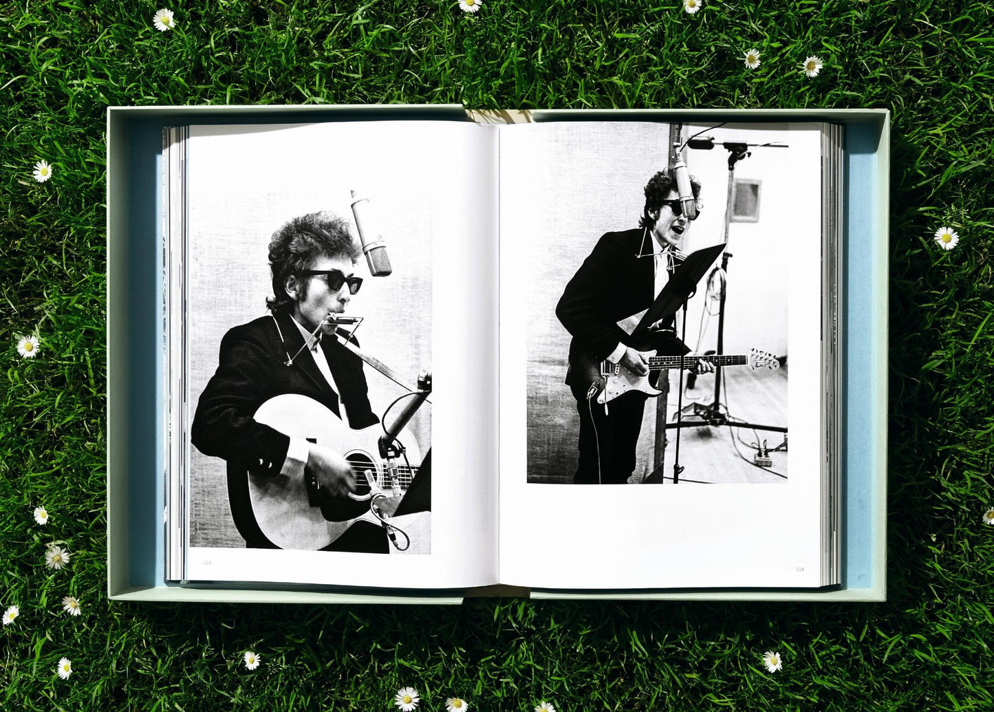 Daniel Kramer. Bob Dylan. Art Edition No. 101–200 ‘Bob Dylan, Columbia Records, Studio A’ (German, French, English)