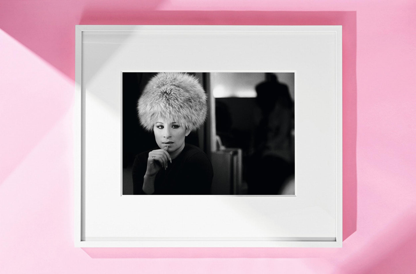 Barbra Streisand, Art Edition No. 101–200, Lawrence Schiller ‘Streisand En Route To London’ (German, French, English)