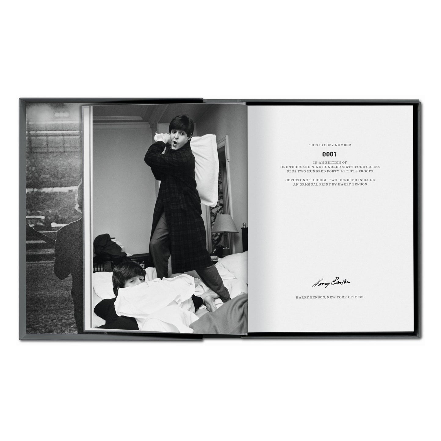 Harry Benson. The Beatles (German, French, English) (SA)