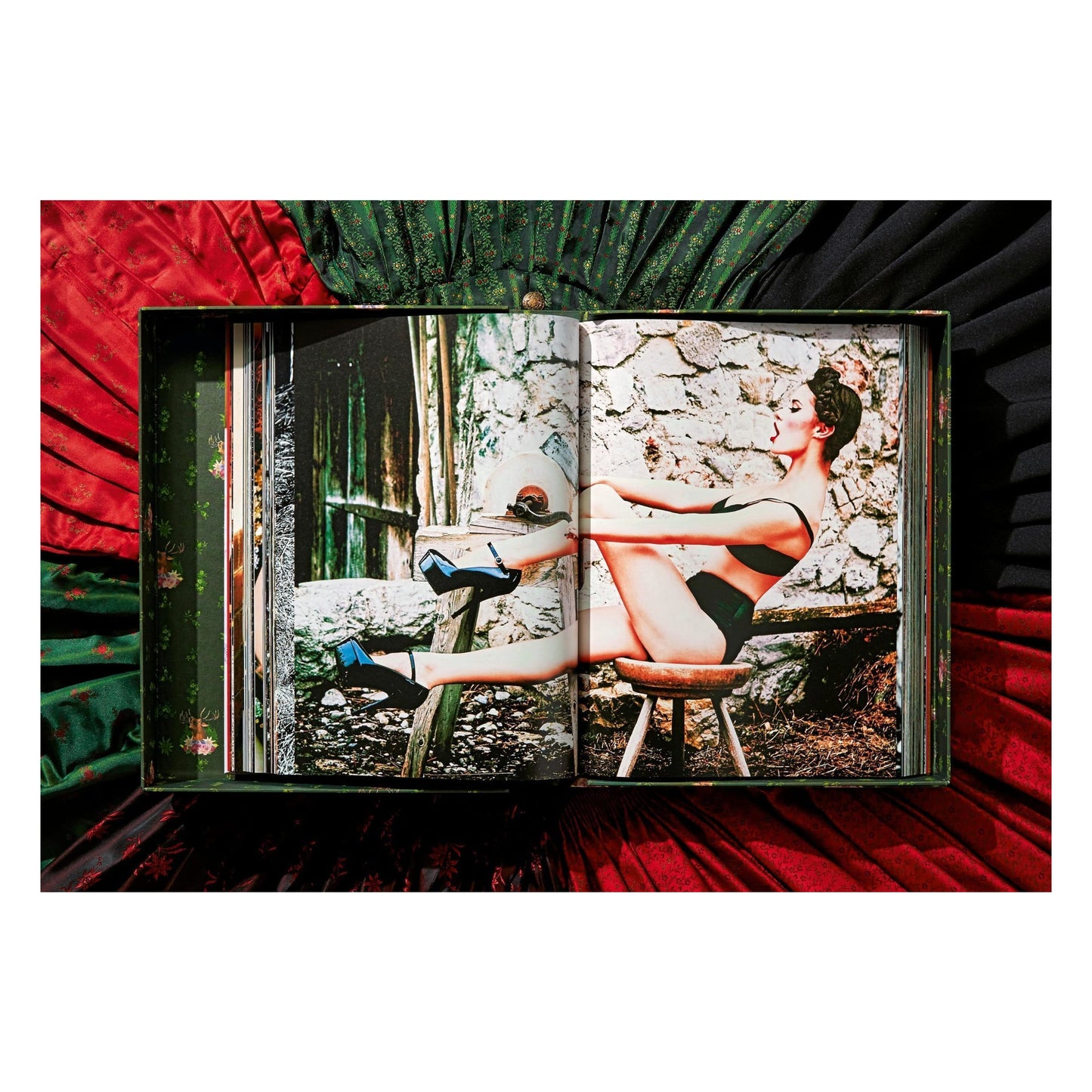 Ellen von Unwerth. Heimat. Art Edition No. 101–200 ‘The Cooks’ (German, French, English)