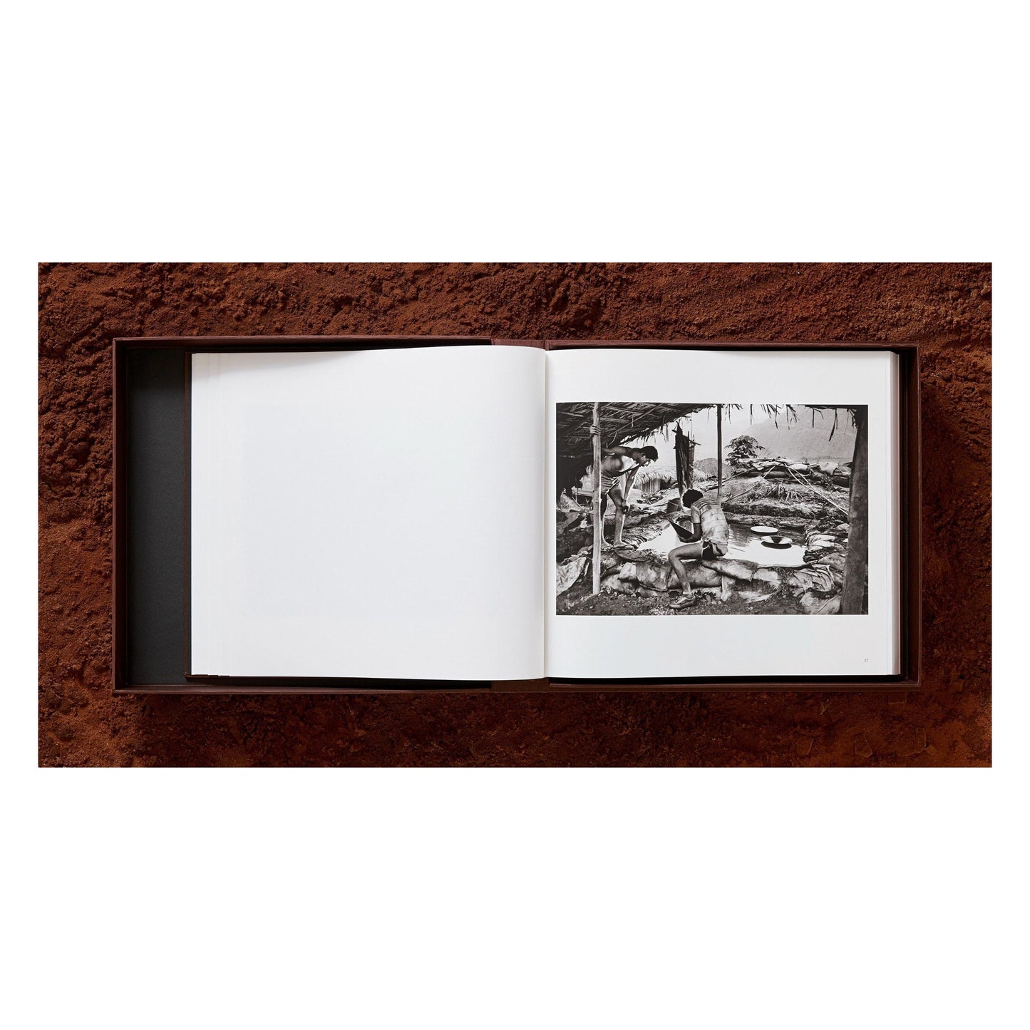 Sebastião Salgado. Gold, Art Edition, ‘Brasil, 1986’ (English)