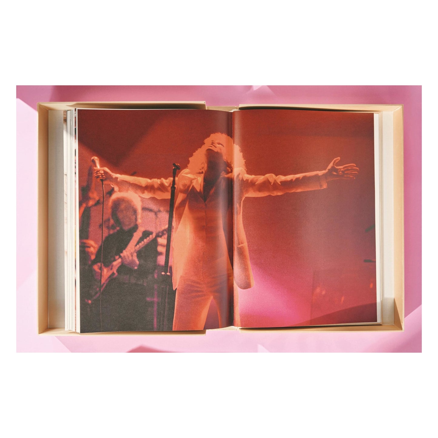Barbra Streisand. Art Edition No. 101–200, Lawrence Schiller ‘Streisand En Route To London’ (German, French, English)