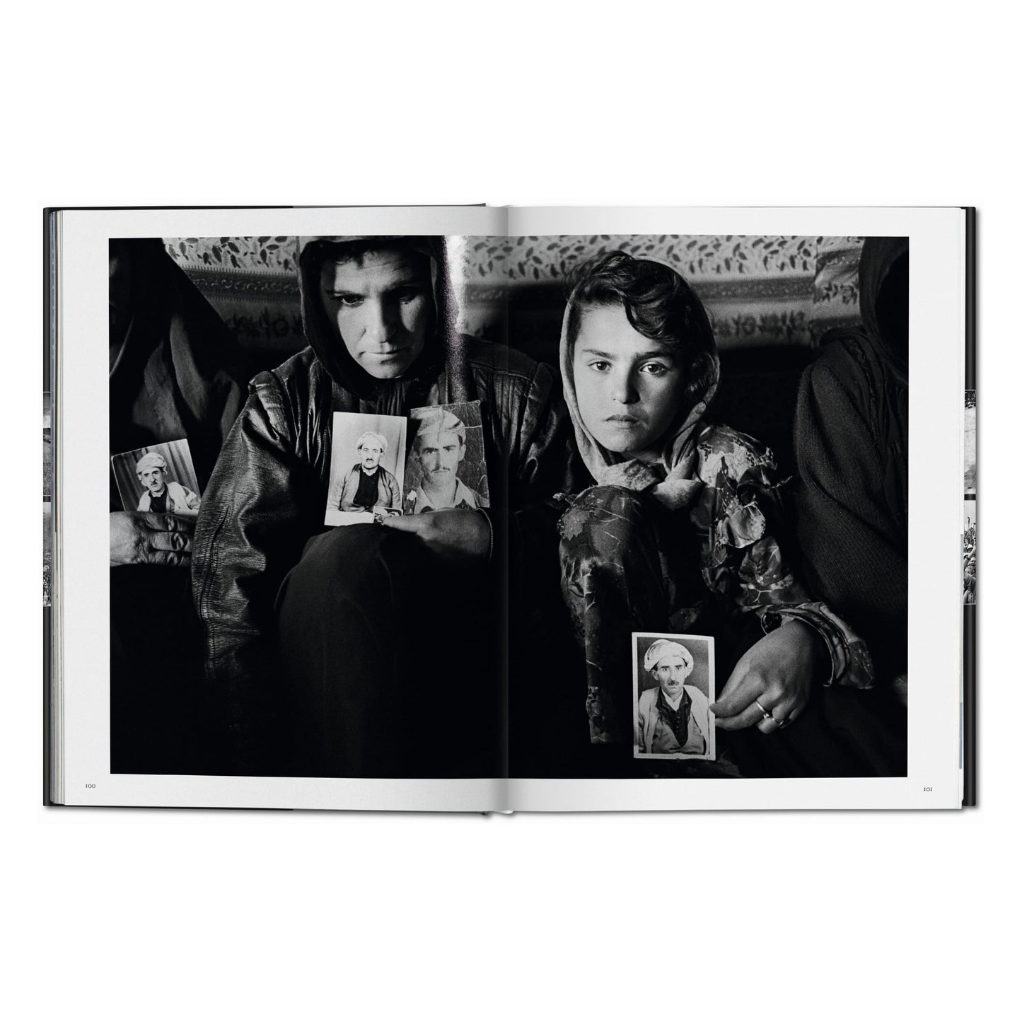 Sebastião Salgado. Exodus (English)