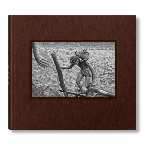 Sebastião Salgado. Gold (English)
