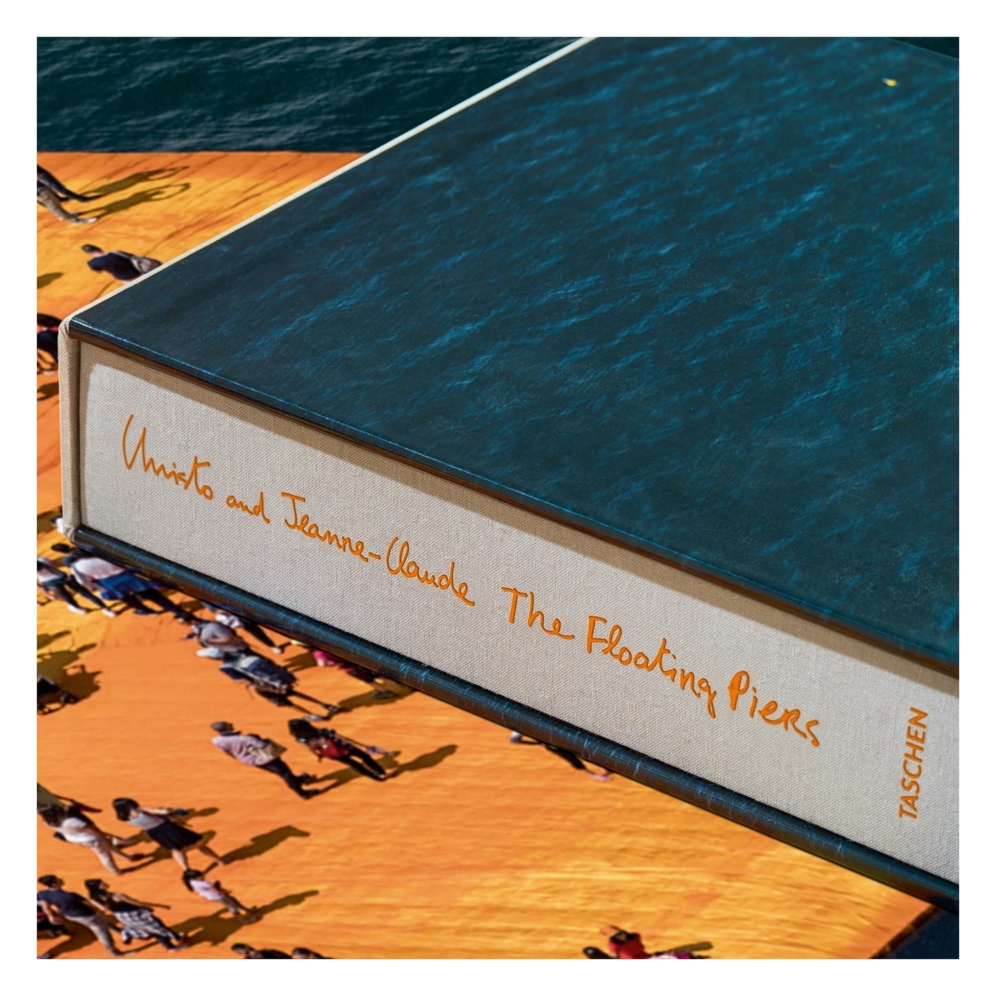 Christo and Jeanne-Claude. The Floating Piers (English, Italian)