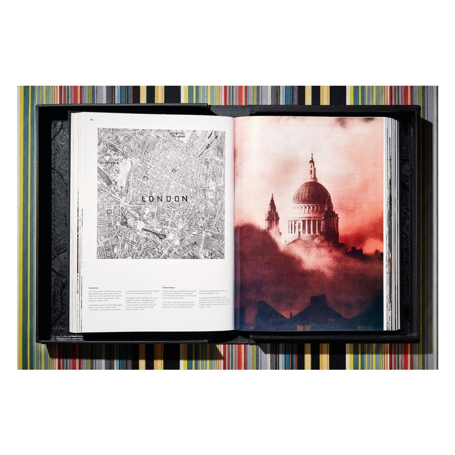 London. Portrait of a City, Paul Smith Edition No. 1–500 ‘Piccadilly Circus’ (German, French, English) (AP)