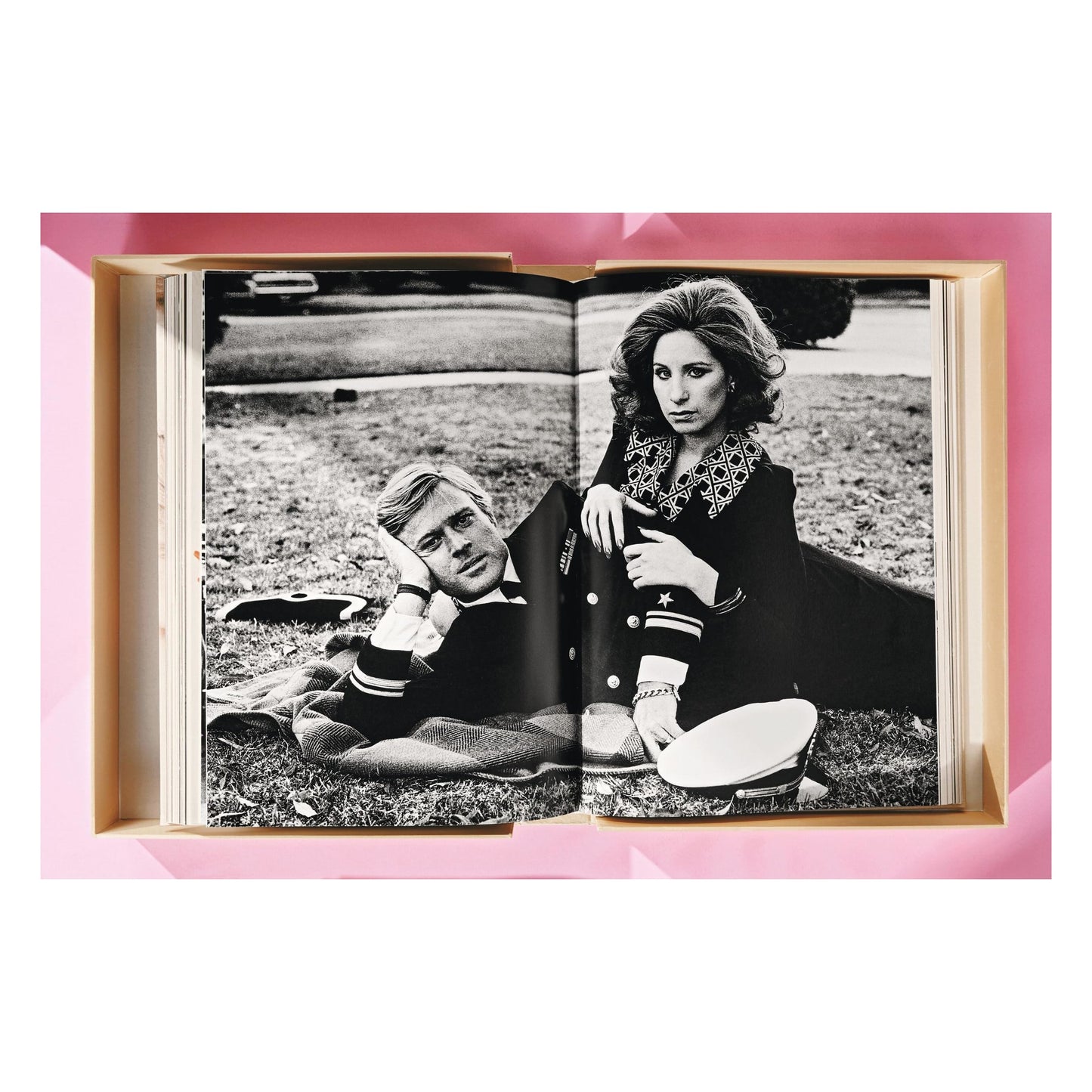 Barbra Streisand, Art Edition No. 101–200, Lawrence Schiller ‘Streisand En Route To London’ (German, French, English) (AP)