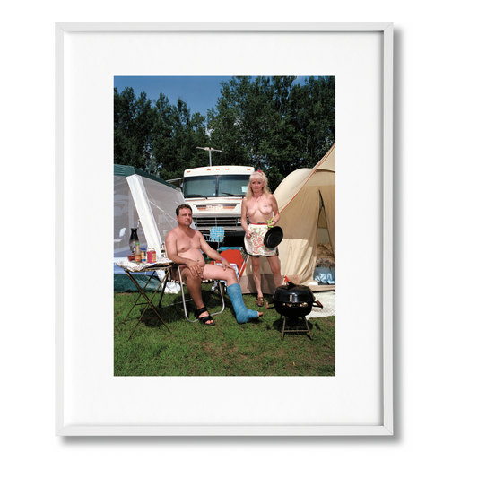 Naomi Harris. America Swings, Art Edition No. 51–100 ‘Barbecue’ (German, French, English)