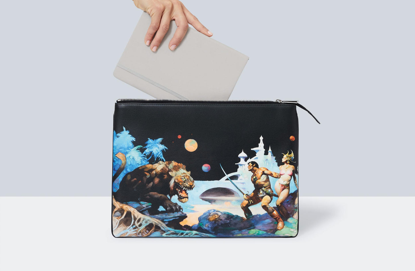 TASCHEN Pouch. Frank Frazetta