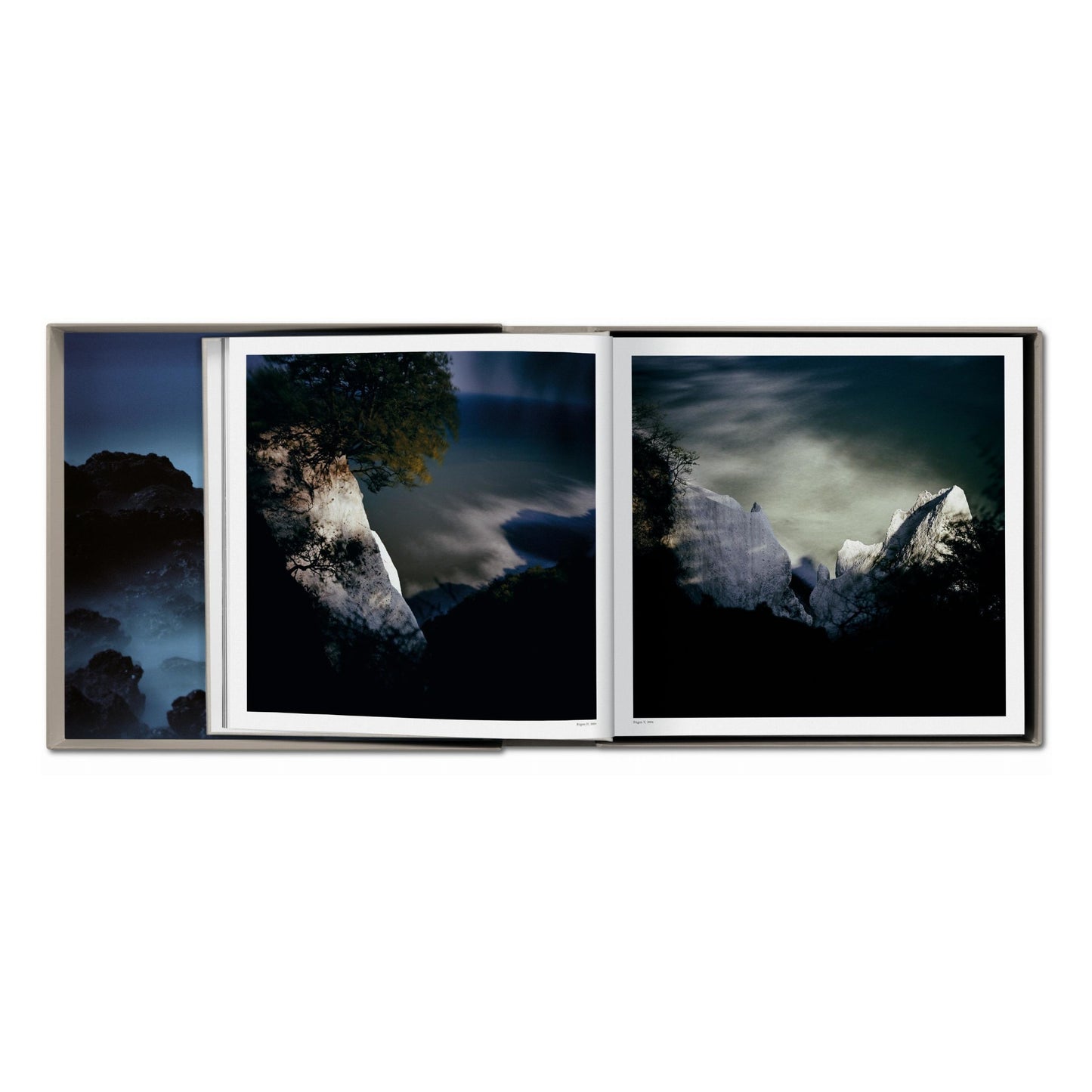 Darren Almond. Fullmoon, Art Edition No. 1–60 ‘Moonbow@Fullmoon’ (German, French, English) (AP)