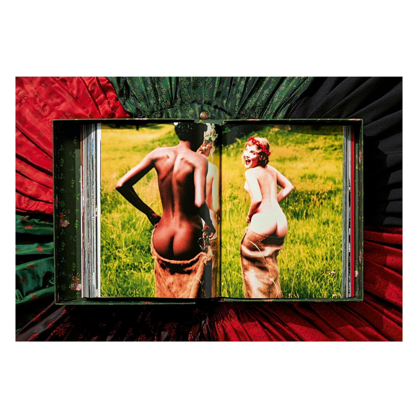 Ellen von Unwerth. Heimat, Art Edition No. 201–300 ‘Spy Device’ (German, French, English) (AP)