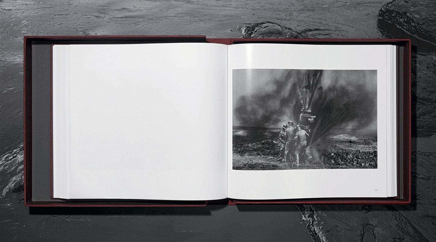 Sebastião Salgado. Kuwait. A Desert on Fire, Art Edition (English)