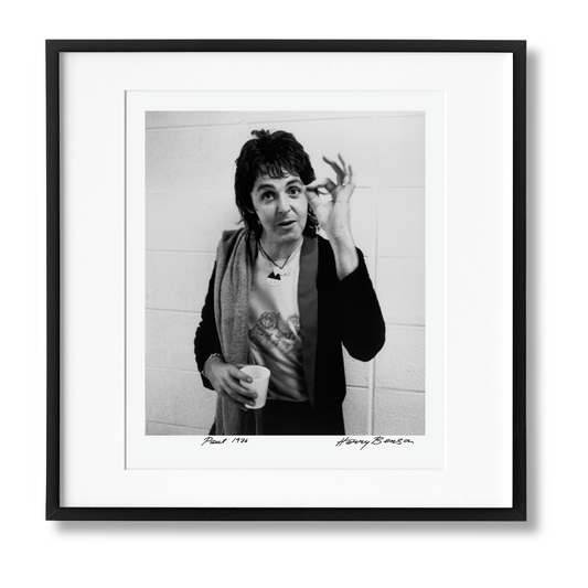 Harry Benson. Paul. Art Edition No. 51–100 ‘Wings Backstage, 1976’ (German, French, English) (AP)