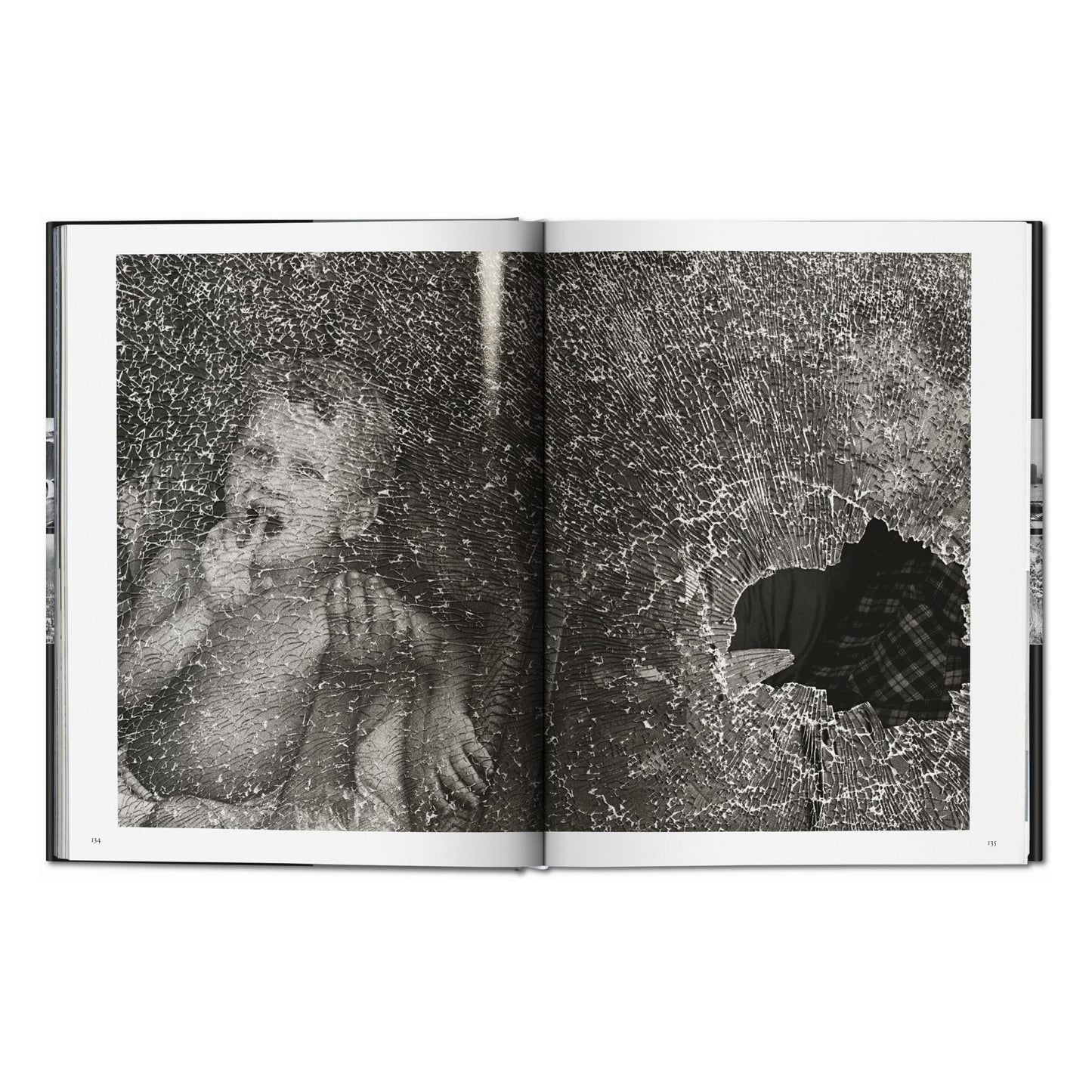 Sebastião Salgado. Êxodos (Portuguese)